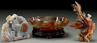 A GROUP OF THREE CHINESE CARVED AGATES