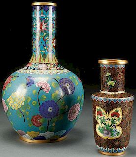 A PAIR OF CHINESE ENAMELED CLOISONNÉ BRONZE VASES