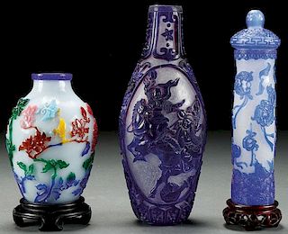 A GROUP OF THREE CHINESE PEKING STYLE CAMEO GLASS