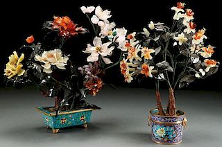 A PAIR OF FINE CHINESE CARVED HARDSTONE FLORAL