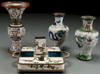 A FOUR PIECE GROUP OF VINTAGE CHINESE ENAMELED