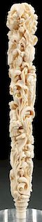 A FINE EUROPEAN CARVED IVORY PARASOL HANDLE