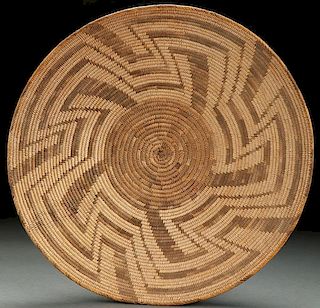 A LARGE PIMA COILED BASKETRY TRAY, CIRCA 1920