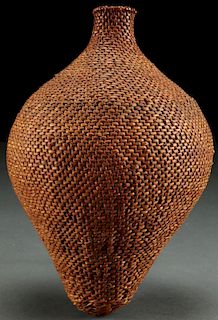 A FINE PAIUTE BASKETRY SEED BOTTLE, CIRCA 1900