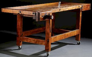 LARGE 19TH CENTURY CARPENTERS WOOD WORKING BENCH