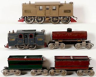 A FIVE PIECE GROUP OF EARLY LIONEL STANDARD GAUGE