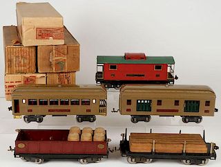 A GROUP OF FIVE LIONEL STANDARD GAUGE TRAIN CARS