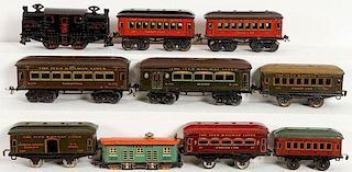 10 PICE GROUP OF VINTAGE IVES O GAUGE TOY TRAINS