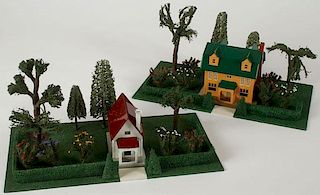 A PAIR OF LIONEL O GAUGE HOUSES WITH YARDS