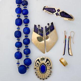 COLLECTION OF YELLOW GOLD & HARDSTONE NATIVE AMERICAN JEWELRY, INCL. RAY TRACY