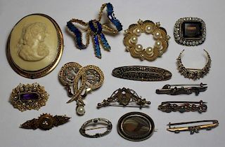 JEWELRY. Ladies Assorted Gold Brooches.