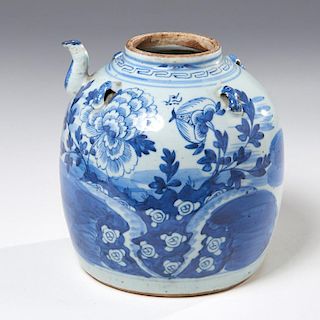 Chinese blue and white porcelain wine ewer