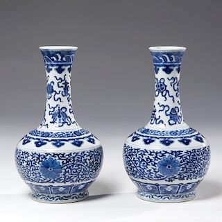 Pair Chinese blue and white Tianqiuping vases