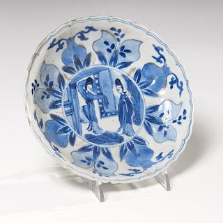 Old Chinese blue and white kraak-ware dish