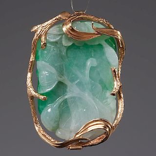 Chinese carved jade pendant