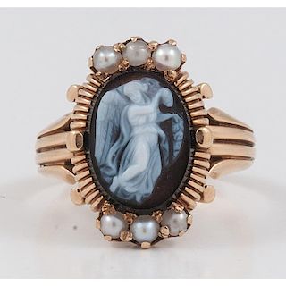 Victorian Cameo Ring in 18 Karat Yellow Gold 3.8 Dwt.