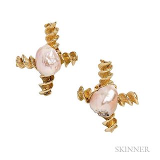 18kt Gold and Baroque Pearl Earclips, Nicholas Varney, each centering a pink pearl, 22.7 dwt, signed, lg. 1 1/2 in.