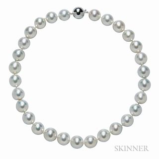 South Sea Pearl Necklace, the twenty-nine pearls graduating in size from approx. 13.30 to 15.50 mm, completed by a 14kt white