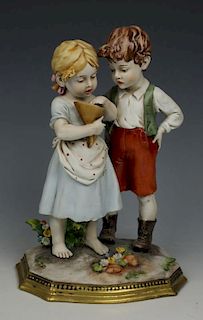 Capodimonte Benacchio Figurine "Boy and Girl Eating Candies"