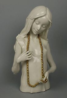 Rare Giuseppe Armani Figurine "Girl with Beads" LE