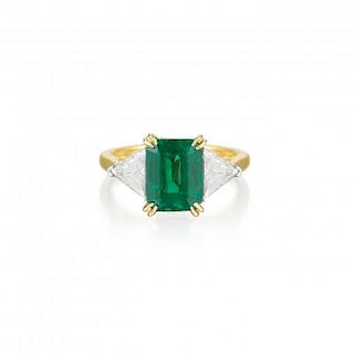 An Emerald and Diamond Ring, with an AGL Report