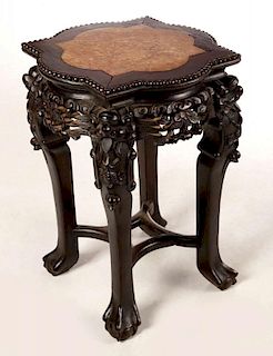 AN EARLY 20TH CENTURY CHINESE ROSEWOOD TABLE