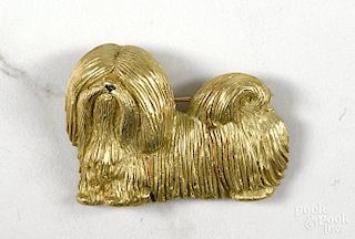 18K yellow gold dog pin 18.8 dwt.
