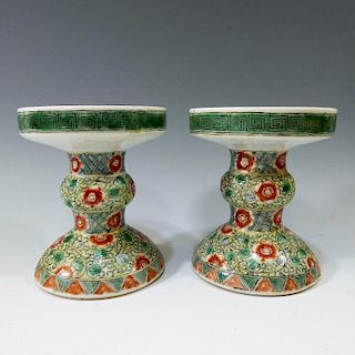 PAIR CHINESE ANTIQUE FAMILLE ROSE PORCELAIN CANDLESTICK HOLDER - 19TH CENTURY