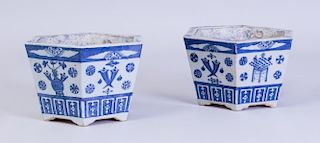PAIR OF CHINESE HEXAGONAL BLUE AND WHITE PORCELAIN JARDINIÈRES