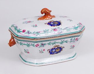 CHINESE EXPORT STYLE PORCELAIN TUREEN AND COVER