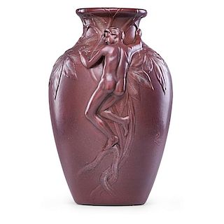 WELLER Rare and large Fru-Russett vase