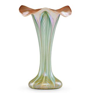 QUEZAL Floriform vase