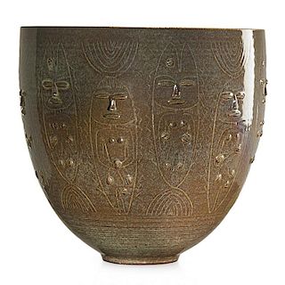 EDWIN AND MARY SCHEIER Fine large early vessel