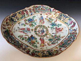 A CHINESE LARGE ANTIQUE EXPORT WU SHUANG PU PORCELAIN PLATE,19C