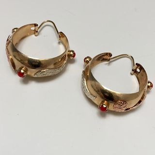 18K GOLD CORAL EARRING