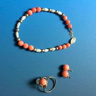 A SET OF 14K PINK CORAL AND PEARL JEWELRY
