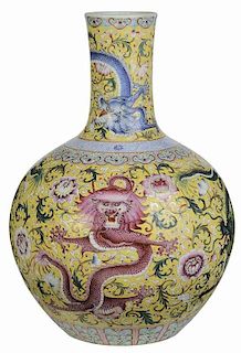 Chinese Enamel Porcelain Dragon Vase