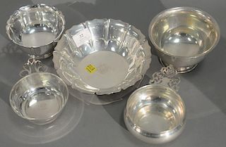 Five piece sterling silver lot with two porringers and three bowls. ht. 1 1/2in. to 3in., 29.4 t oz.