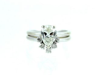 14 Karat approx 1.55 Carat Pear Diamond Engagement Ring