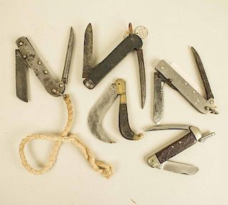4 Sailors' clasp knives w/ marlin spikes, and one other