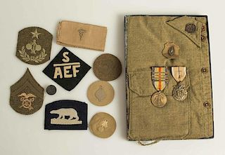 US WWI Medals, badges, including US 9th Cavalry (Buffalo Soldiers) collar disc, Order of the Cootie badge, Siberia patch and