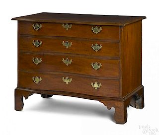 New England Chippendale mahogany chest of drawers