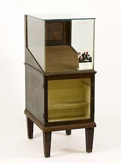Parker Fountain Pens & Pencils Display Cabinet