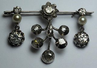JEWELRY. Gold, Diamond, and Pearl Brooch.