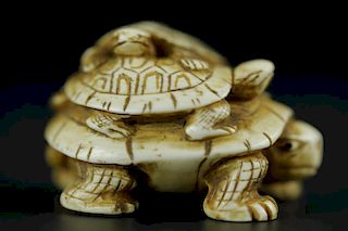 Vintage Netsuke carving of 3 turtles depicted