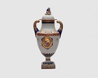 Chinese Export Porcelain Pistol-Handled Covered Vase, ca. 1800