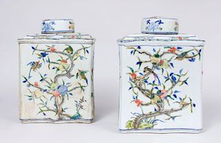 PAIR OF CHINESE FAMILLE VERTE PORCELAIN TEA CADDIES AND COVERS