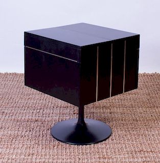 BLACK LACQUER AND FORMICA ROTATING SWIVEL COCKTAIL DRY BAR ON METAL BASE