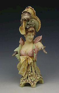 Ernst Wahliss Turn Teplitz figurine "Bust of Lady"