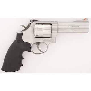 * Smith & Wesson Model 686-4